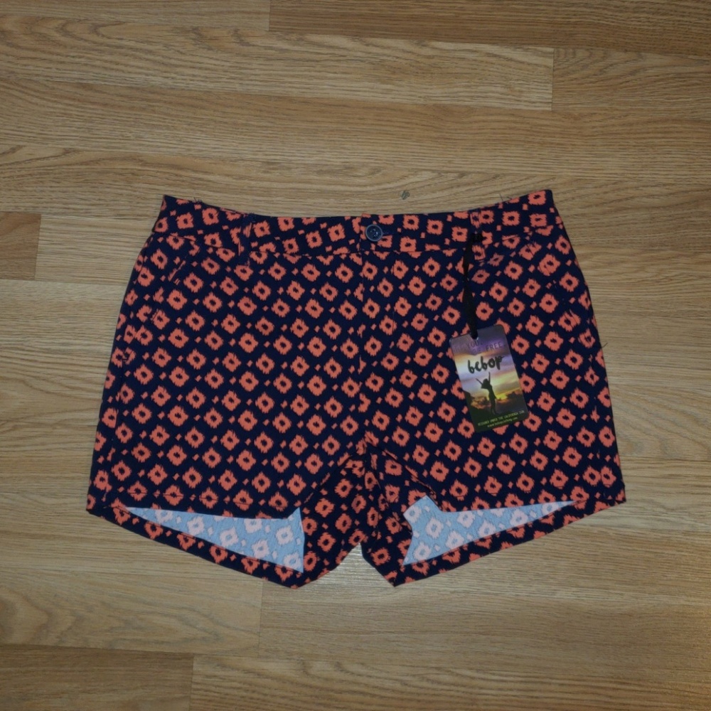 NWT Womens Shorts Size 9